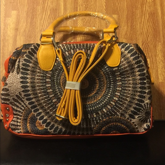 Handbag - Picture 4 of 5